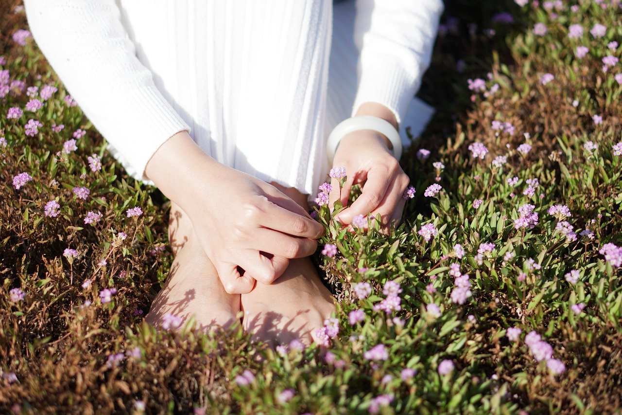 What Happens To Your Body When You Walk Barefoot