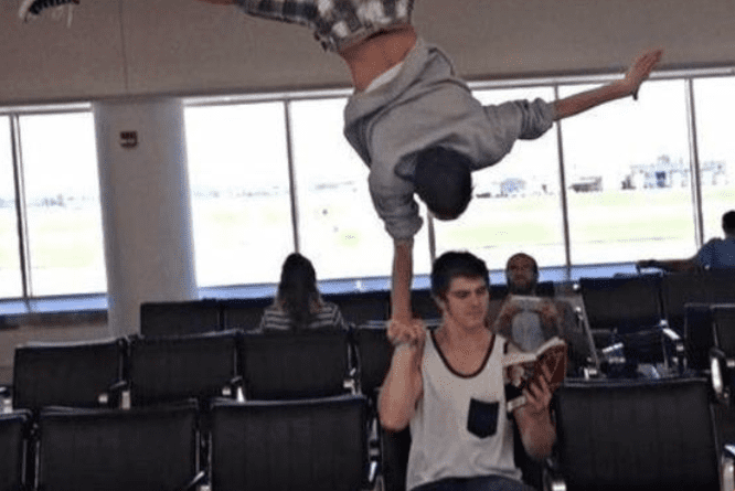 66 Moments At Airports That Caused Such A Stir – People Couldn’t Help But Stare