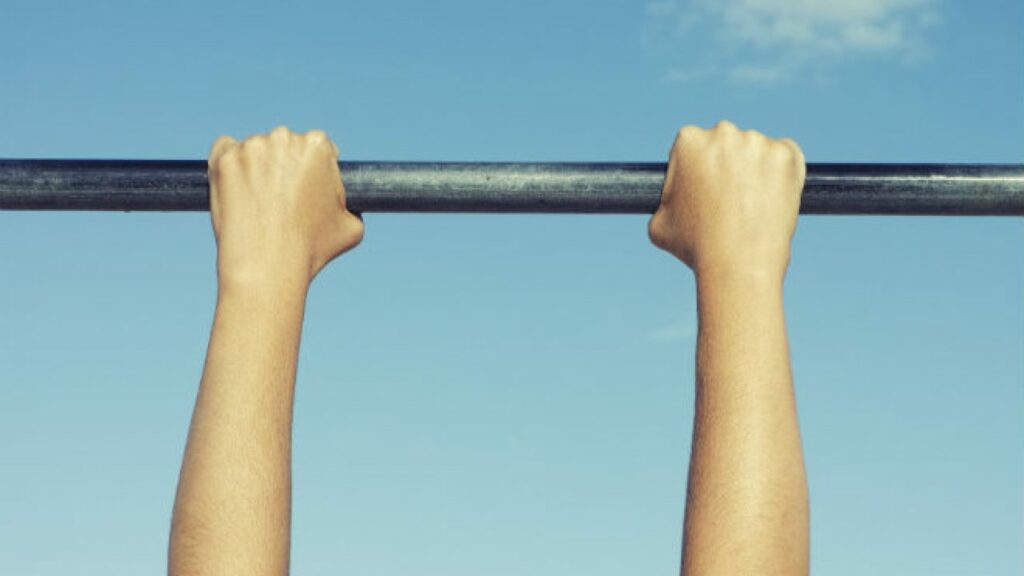 Dead Hang Exercise Benefits: You Can Do It Every Day!