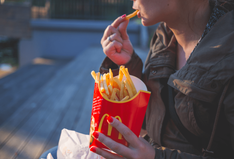 This Is Why Treating Yourself To Unhealthy Foods Is Absolutely Ok