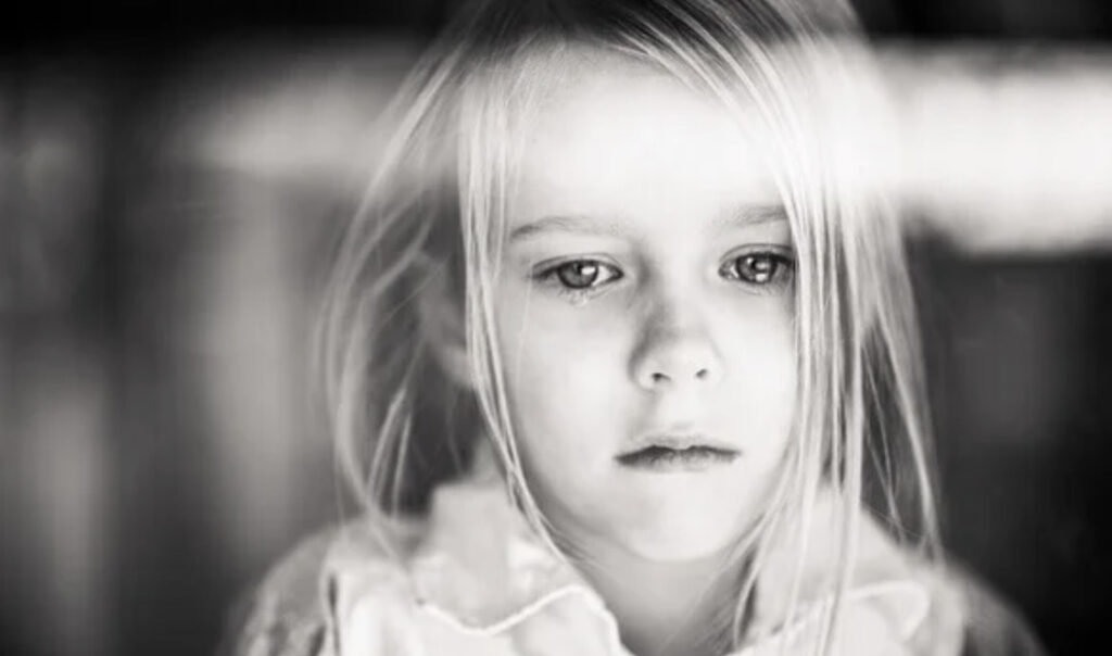8 Signs Of An Unloved Child