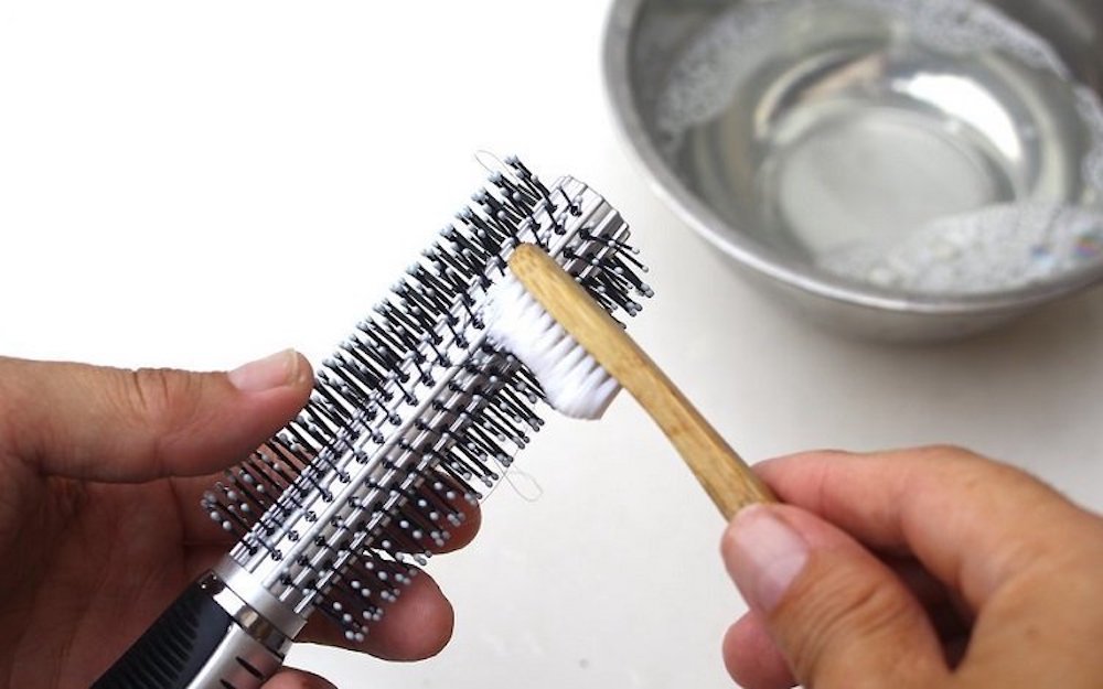 How To Clean Hair Brushes: 4 Easy Steps