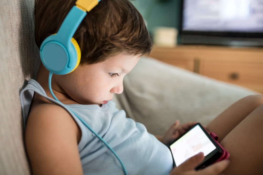 5 Ways Social Media Affects Kids' Mental Health