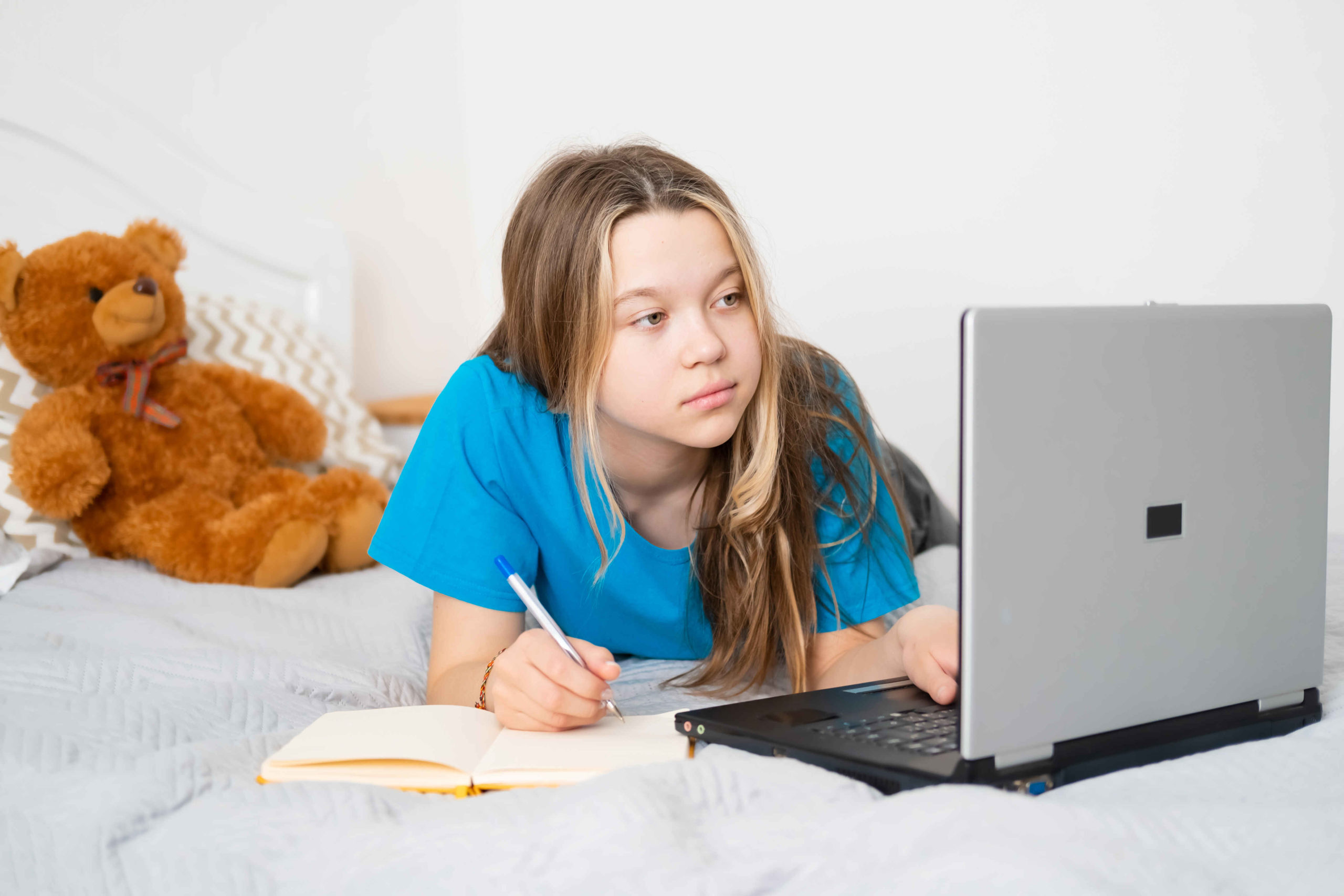 5 Ways Social Media Affects Kids' Mental Health